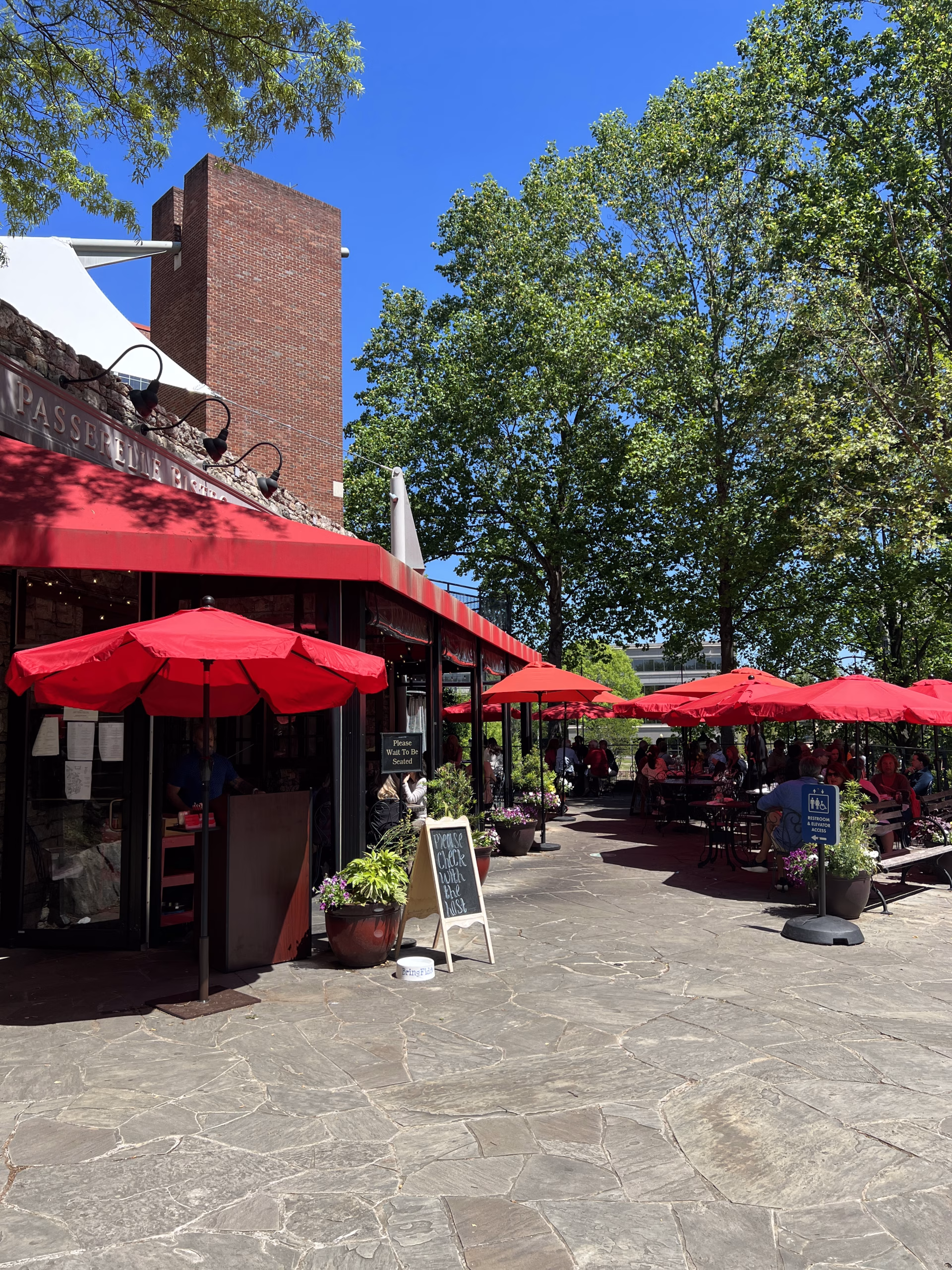 Outdoor dining guide: Passerelle Bistro